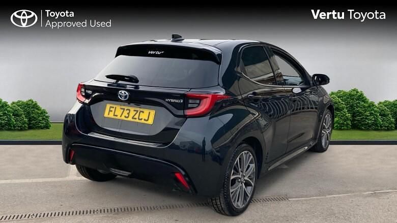 Used Toyota Yaris Hybrid 116 HP (85 kW) 2023 Black Hatchback