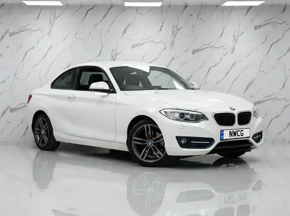 Used BMW 218 Sport Line 136 HP (100 kW) 2017 White Coupe