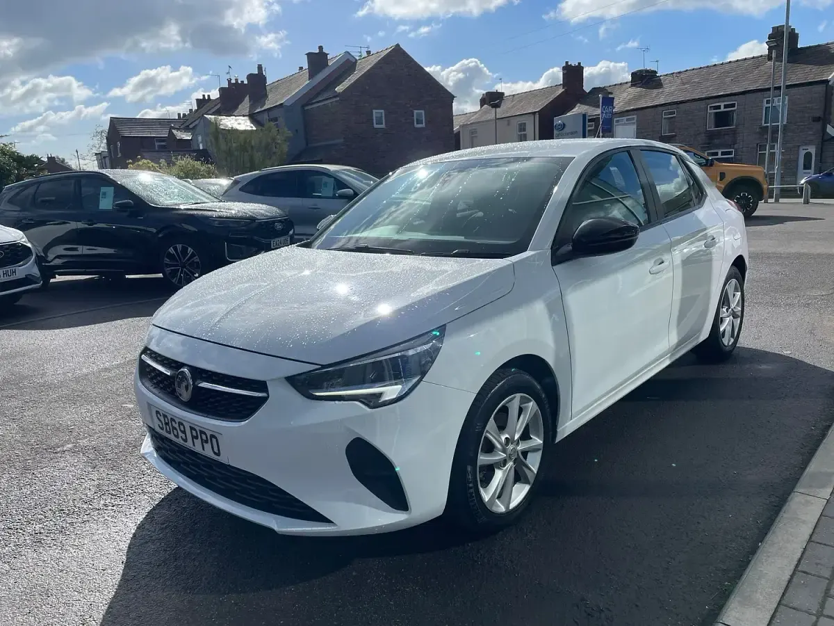 Used Vauxhall Corsa 75 HP (55 kW) 2019 White Hatchback