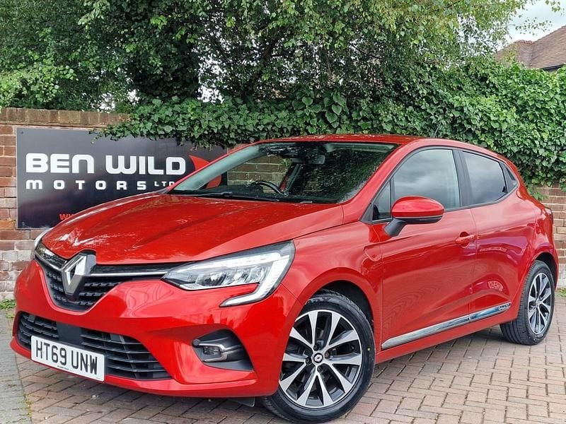 Red Used 2020 Renault Clio V Iconic Hatchback | £7,790 (Fair price) - Image 1/4