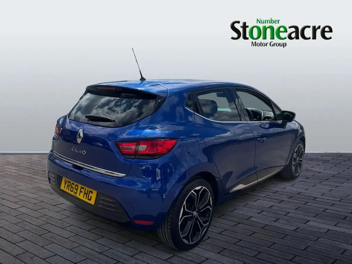 Used Renault Clio Iconic 90 HP (66 kW) 2019 Blue Hatchback