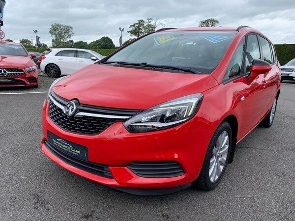 Red Used 2017 Vauxhall Zafira Tourer Design Edition MPV | £8,950 (Expensive) - Image 1/4