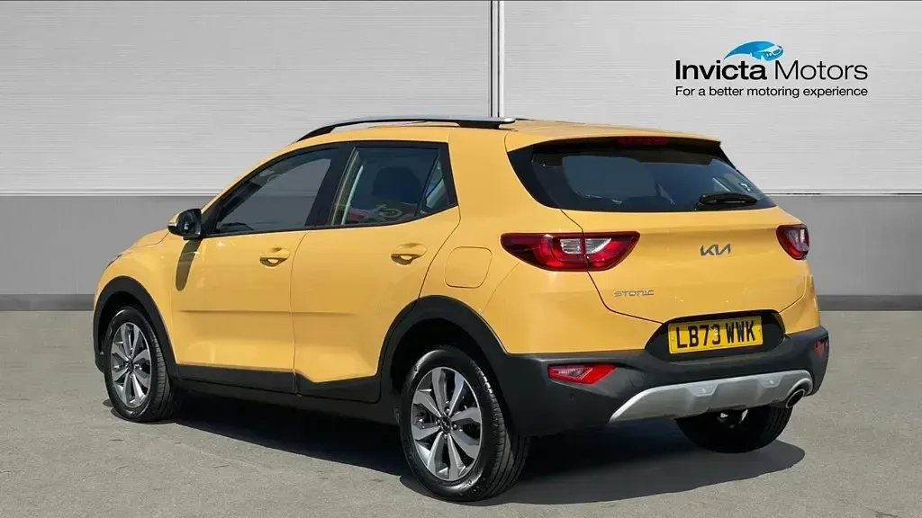 Used Kia Stonic 99 HP (72 kW) 2023 Yellow SUV