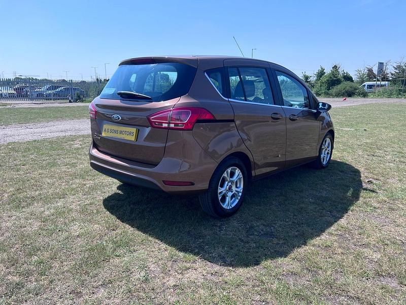 Used Ford B-MAX Zetec 2014 Gold MPV