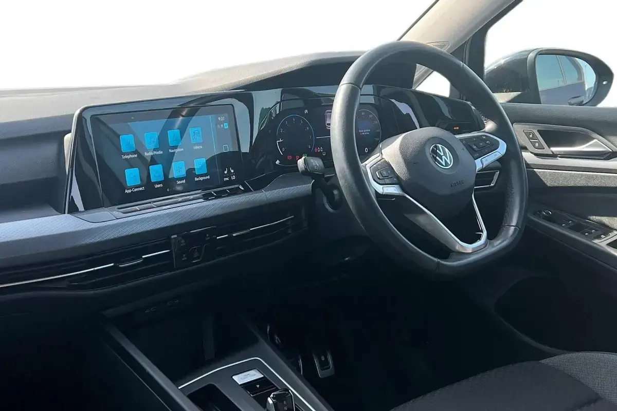Used VW Golf VIII Active 150 HP (110 kW) 2022 Black Hatchback