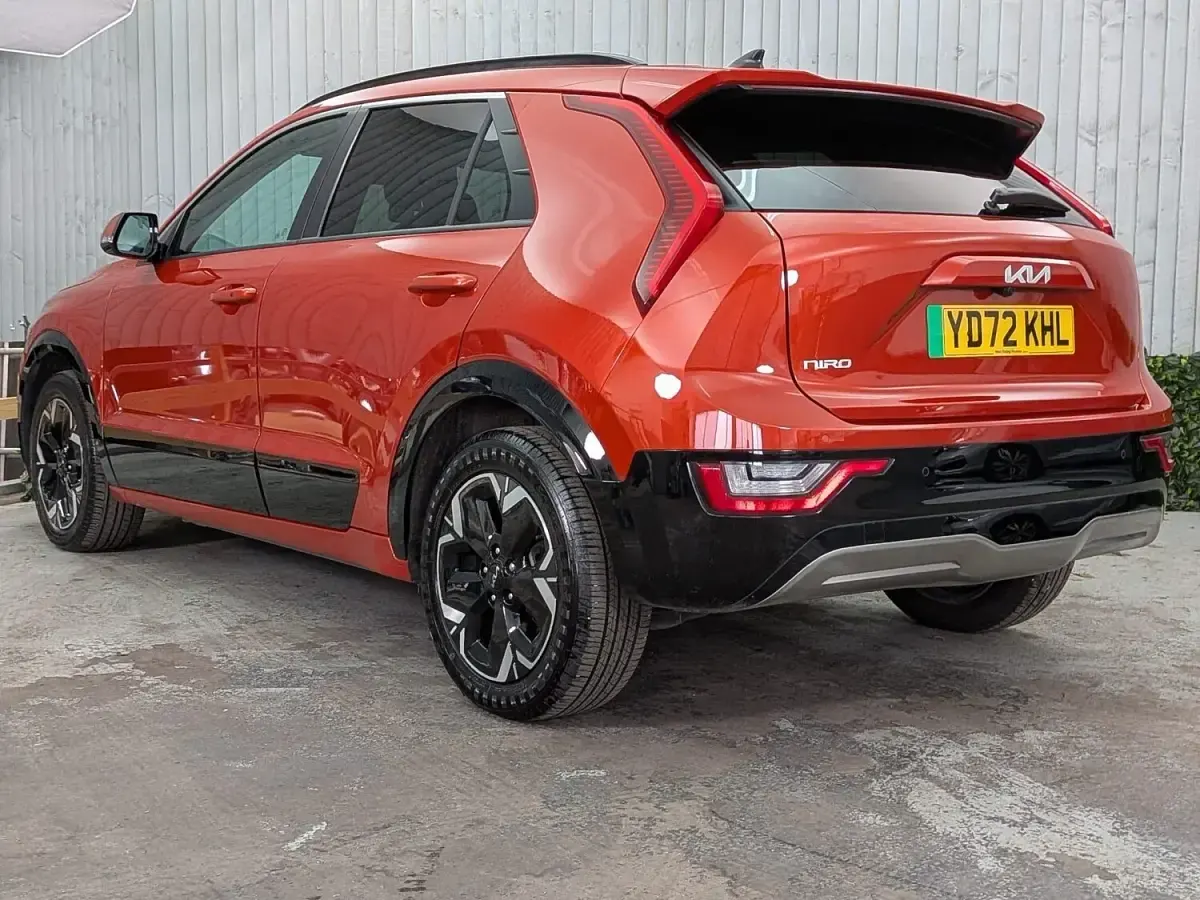 Used Kia e-Niro 150 kW (204 HP) 2022 Orange SUV