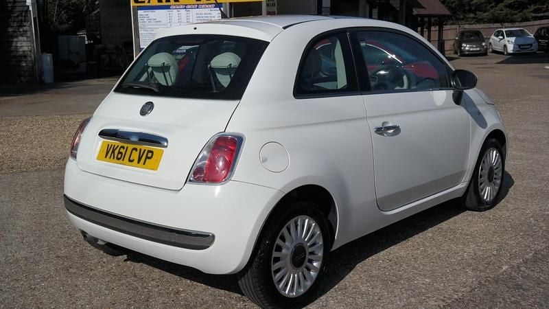 Used Fiat 500 Lounge 69 HP (50 kW) 2011 White Hatchback
