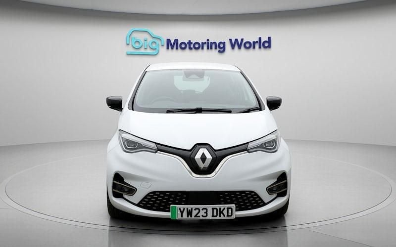 Used Renault Zoe Techno 100 kW (136 HP) 2023 White Hatchback