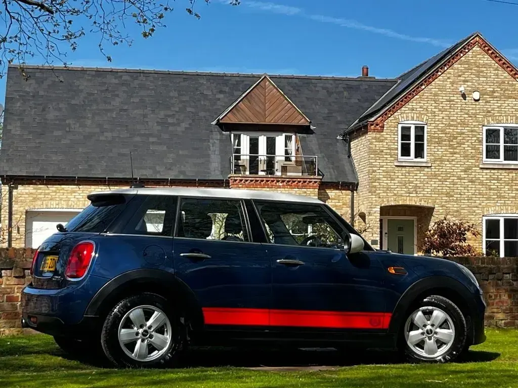 Used Mini Cooper D Hatch 116 HP (85 kW) 2016 Blue Hatchback