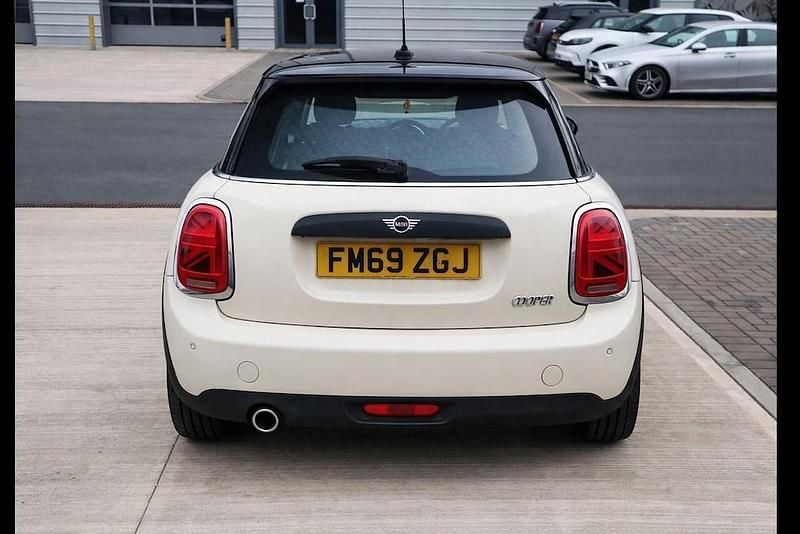 Used Mini Cooper Classic 2019 White Hatchback