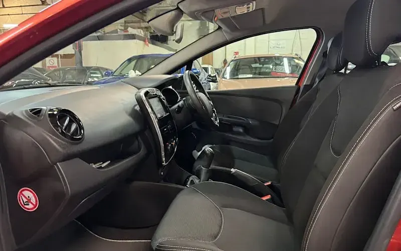 Used Renault Clio Dynamique 73 HP (53 kW) 2015 Red Hatchback
