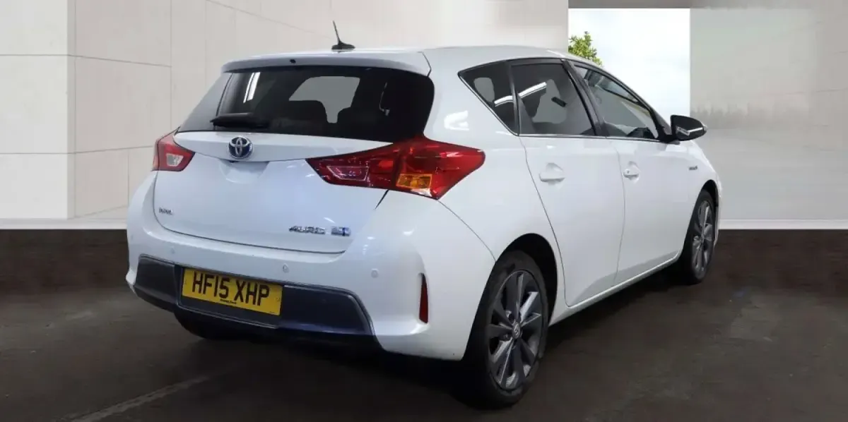 Usado Toyota Auris Hybrid 2015 Branco Citadino