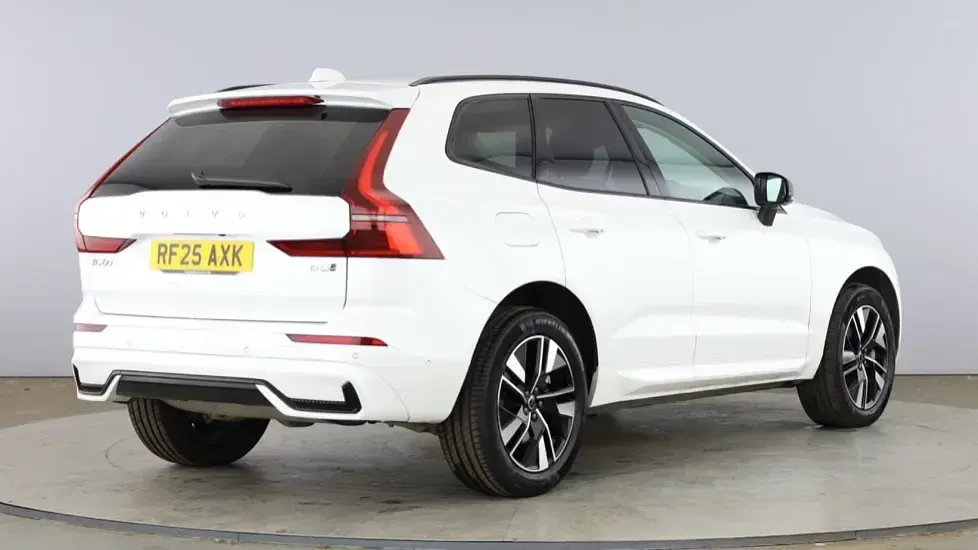Used Volvo XC60 Plus 250 HP (183 kW) 2025 White SUV