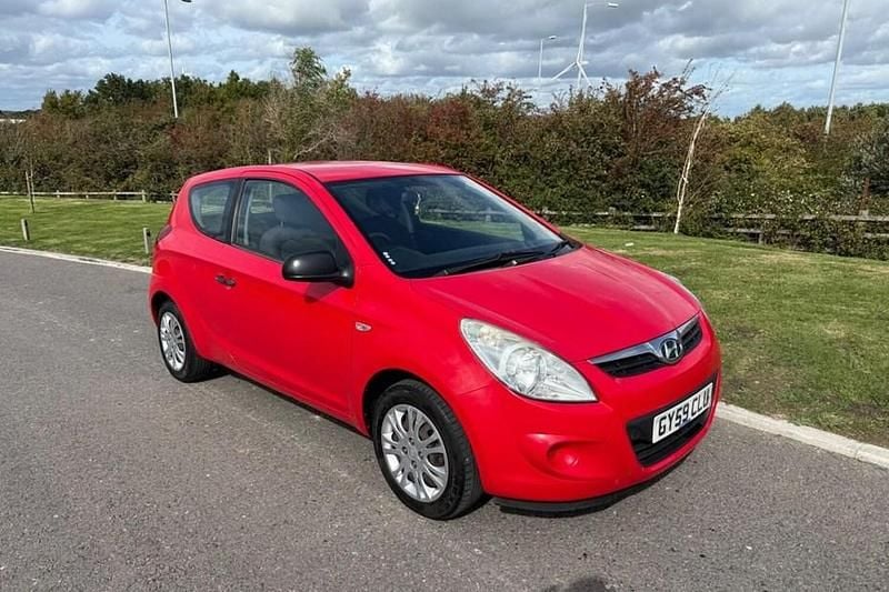 Red Used 2009 Hyundai i20 Classic Hatchback | £1,999 (Good price) - Image 1/1