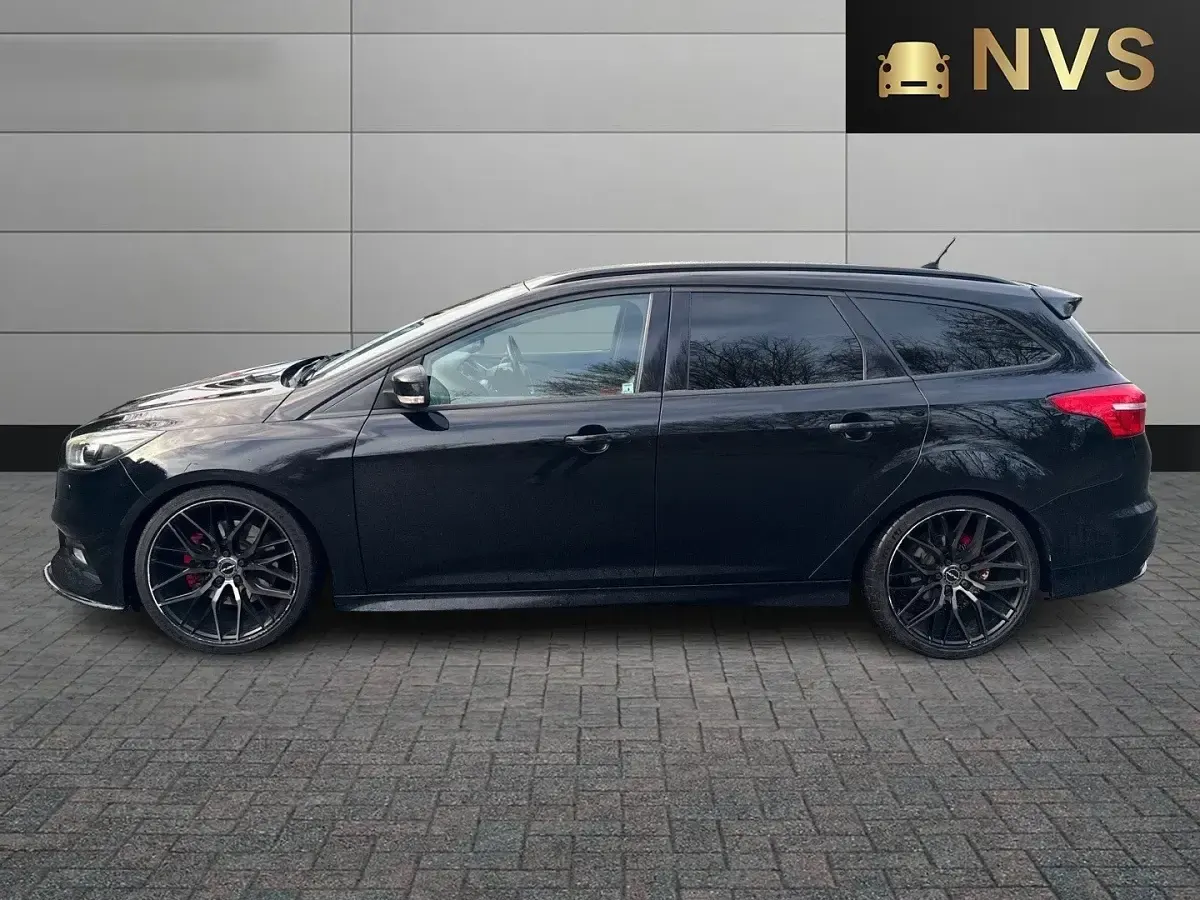 Usado Ford Focus ST 185 CV (136 kW) 2016 Negro Familiar