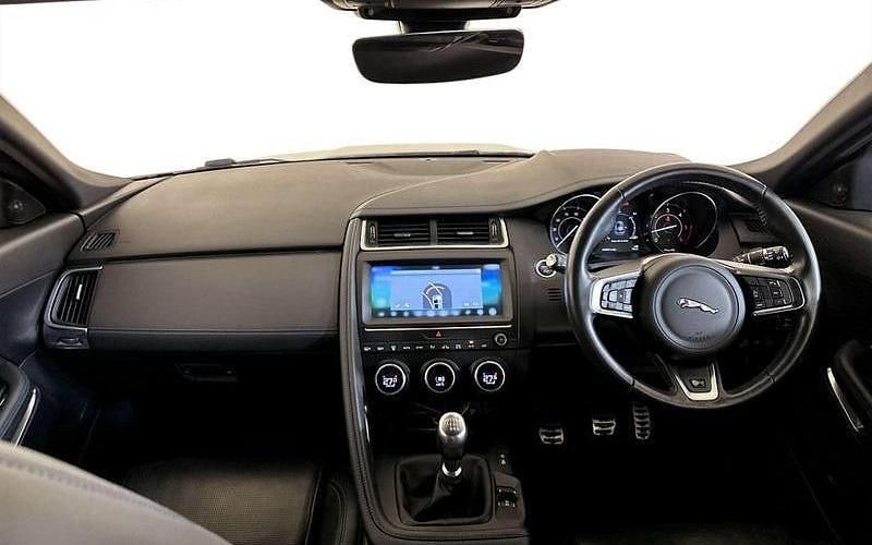 Used Jaguar E-Pace R-Dynamic 150 HP (110 kW) 2019 White SUV