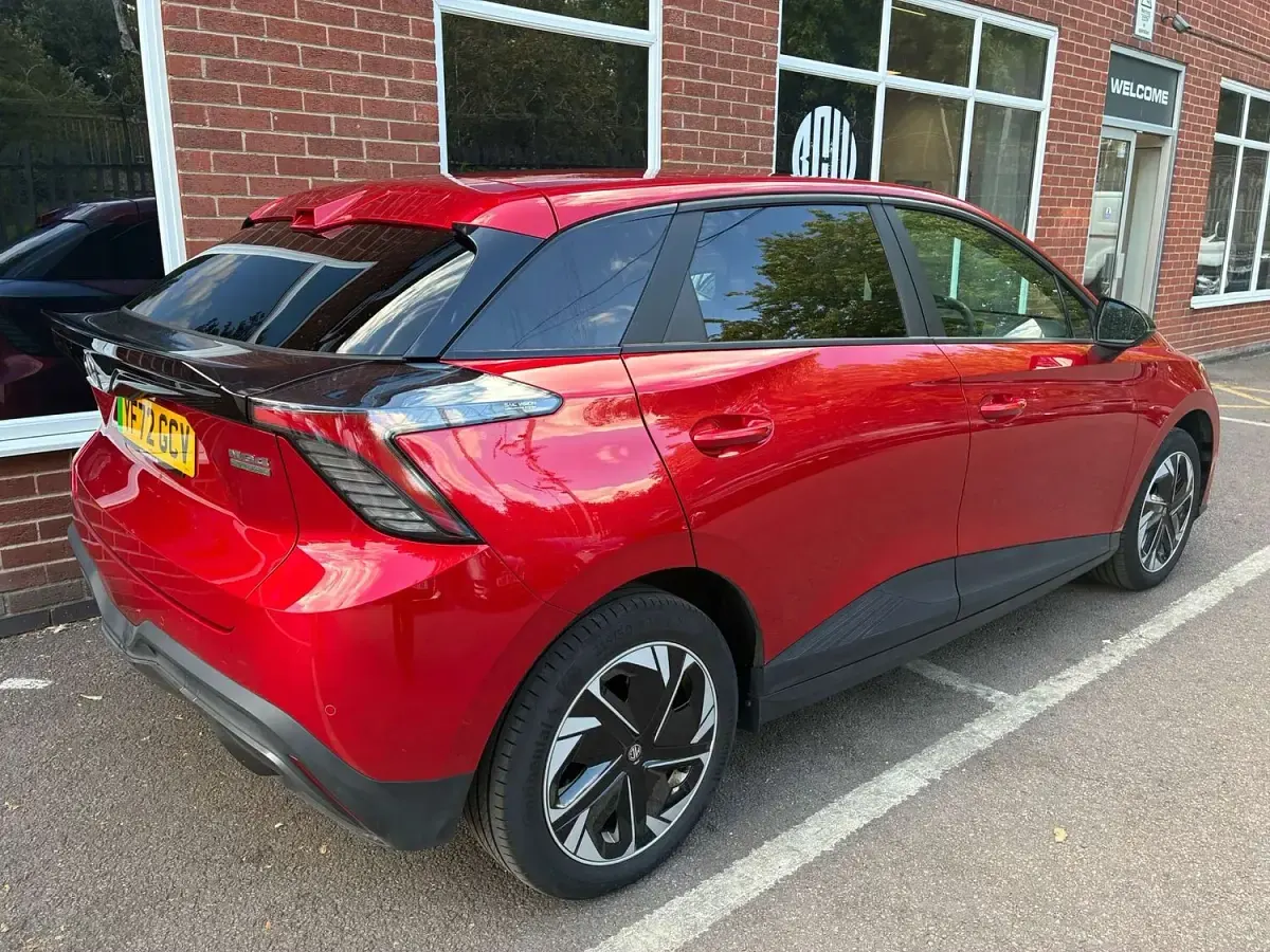 Used MG MG4 EV SE 319 kW (435 HP) 2022 Red Hatchback