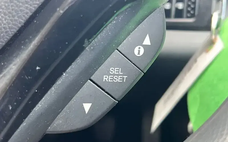 Used Honda HR-V Hybrid 131 HP (96 kW) 2019 Silver SUV