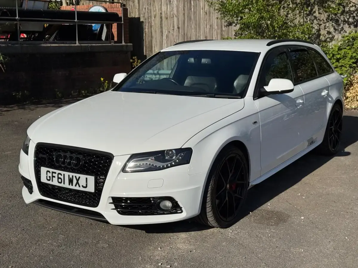 Begagnad Audi A4 S-Line 2011 Vit Kombi
