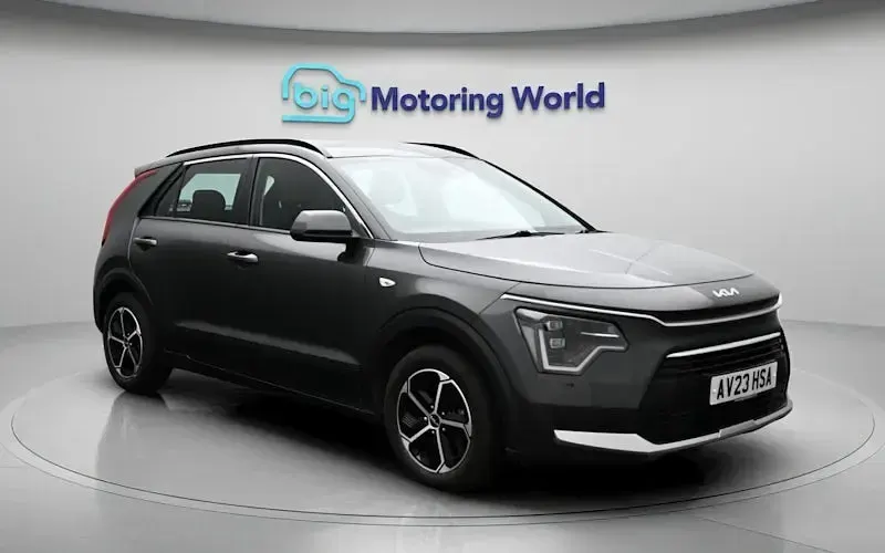 Używany Kia Niro 141 KM (103 kW) 2023 Szary SUV
