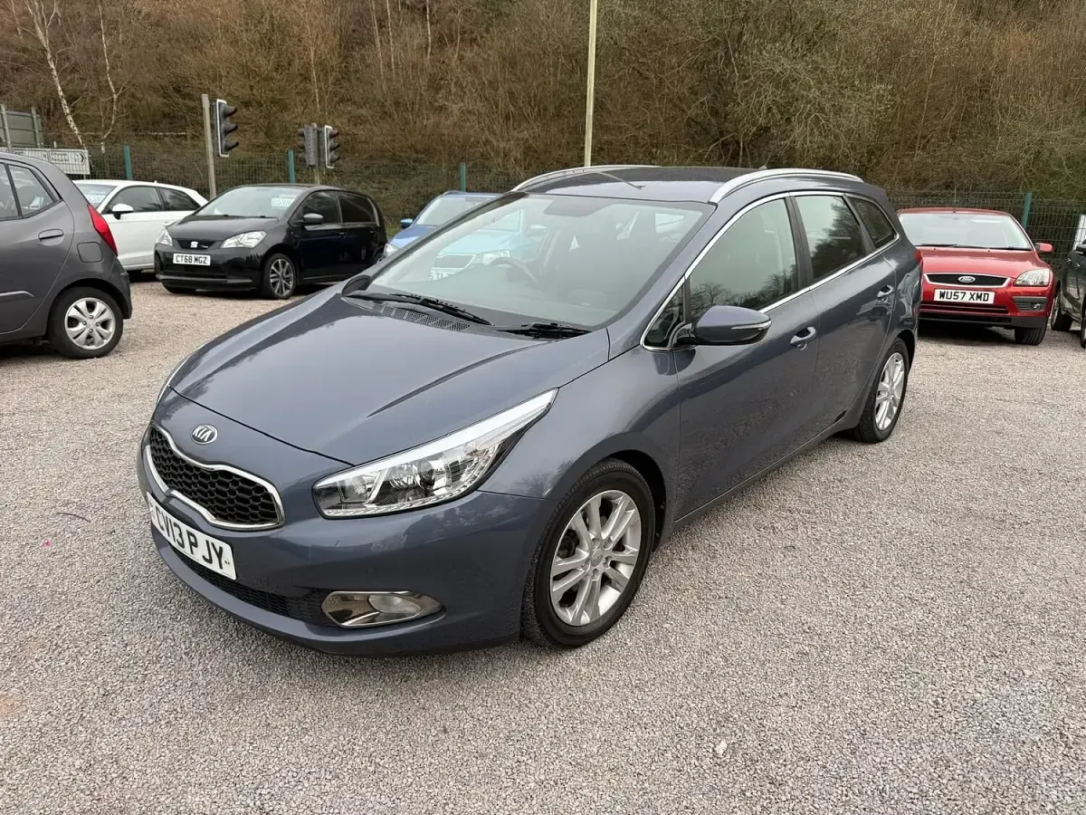 Used Kia Ceed 128 HP (94 kW) 2013 Blue Hatchback