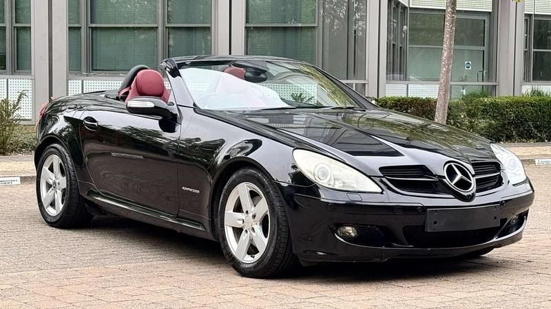 Black Used 2005 Mercedes SLK200 Cabriolet | £2,490 (Fair price) - Image 1/4