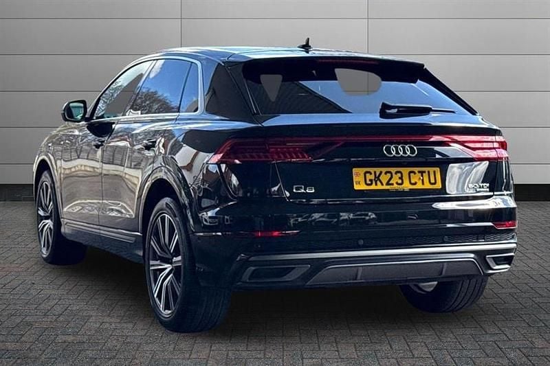 Used Audi Q8 Comfort 286 HP (210 kW) 2023 Mythos black SUV