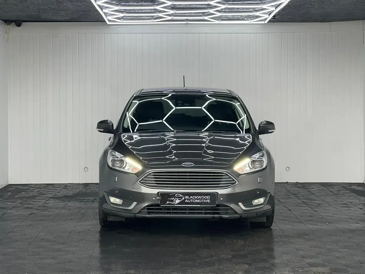 Used Ford Focus Titanium X 120 HP (88 kW) 2017 Grey Hatchback