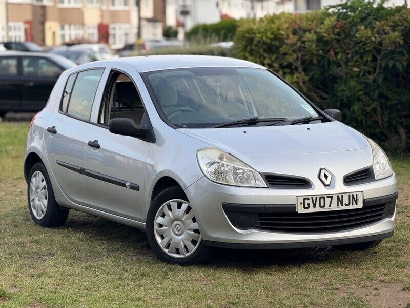 Silver Used 2007 Renault Clio II Expression Hatchback | £1,346 (Fair price) - Image 1/4