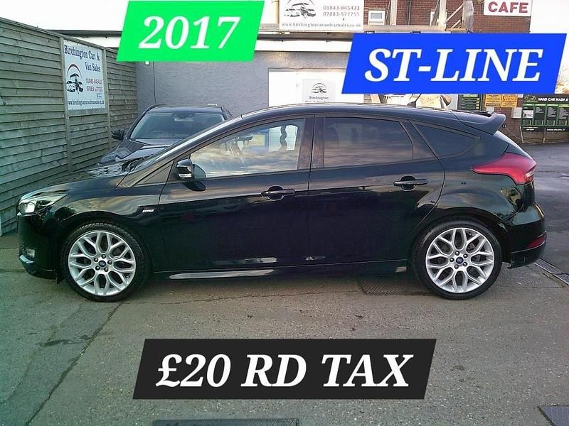 Used Ford Focus ST-Line 125 HP (91 kW) 2017 Black Hatchback