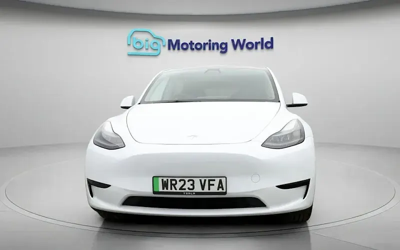 Begagnad Tesla Model Y RWD 219 kW (299 HK) 2023 Vit SUV