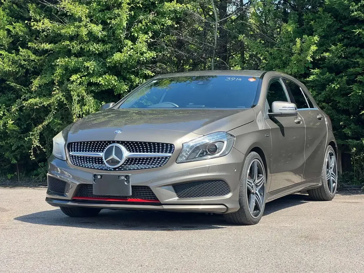 Used Mercedes A250 208 HP (152 kW) 2013 Grey Hatchback