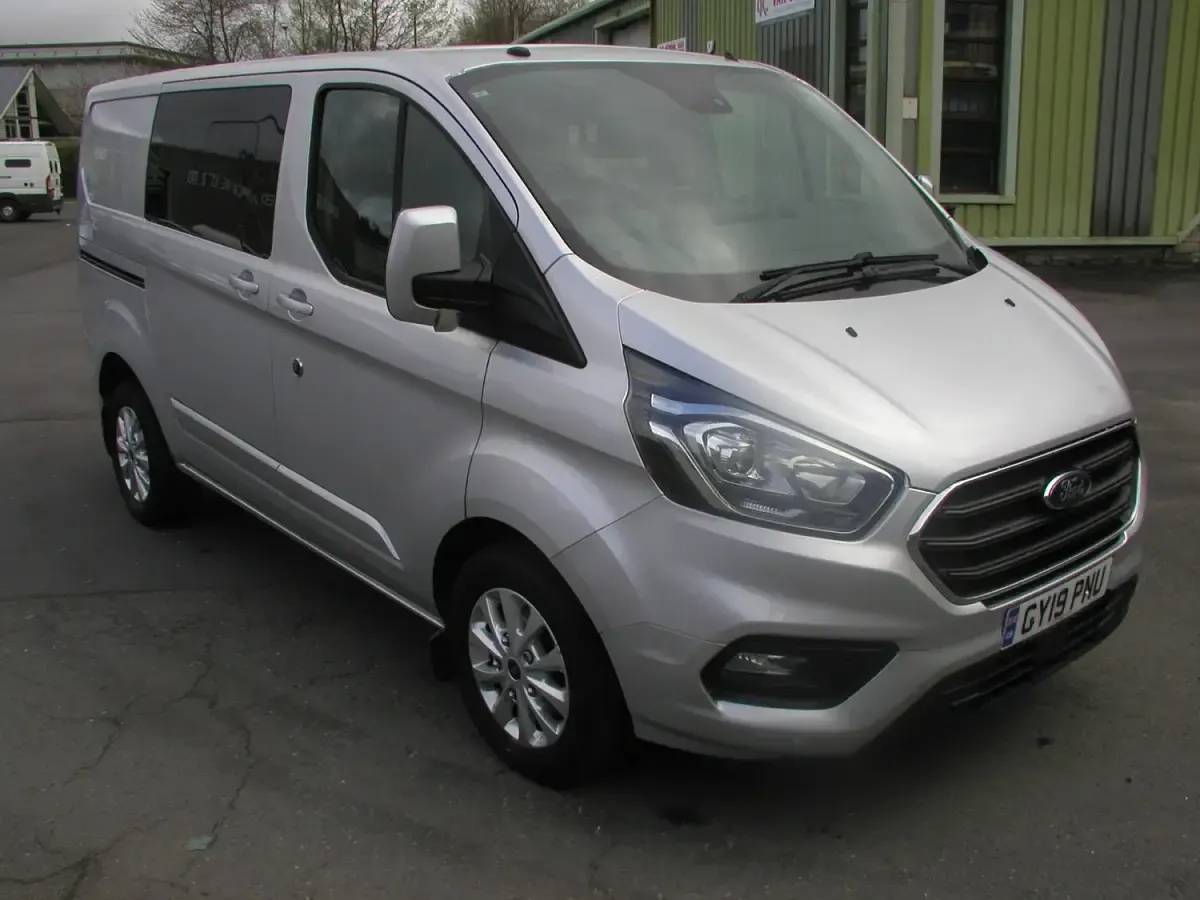 Used Ford Transit Custom Limited 130 HP (95 kW) 2019 Silver Van