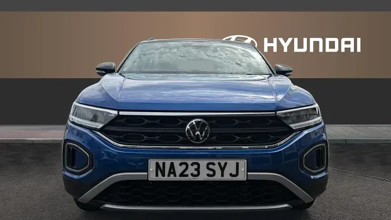 Used VW T-Roc Life 110 HP (80 kW) 2023 Blue SUV