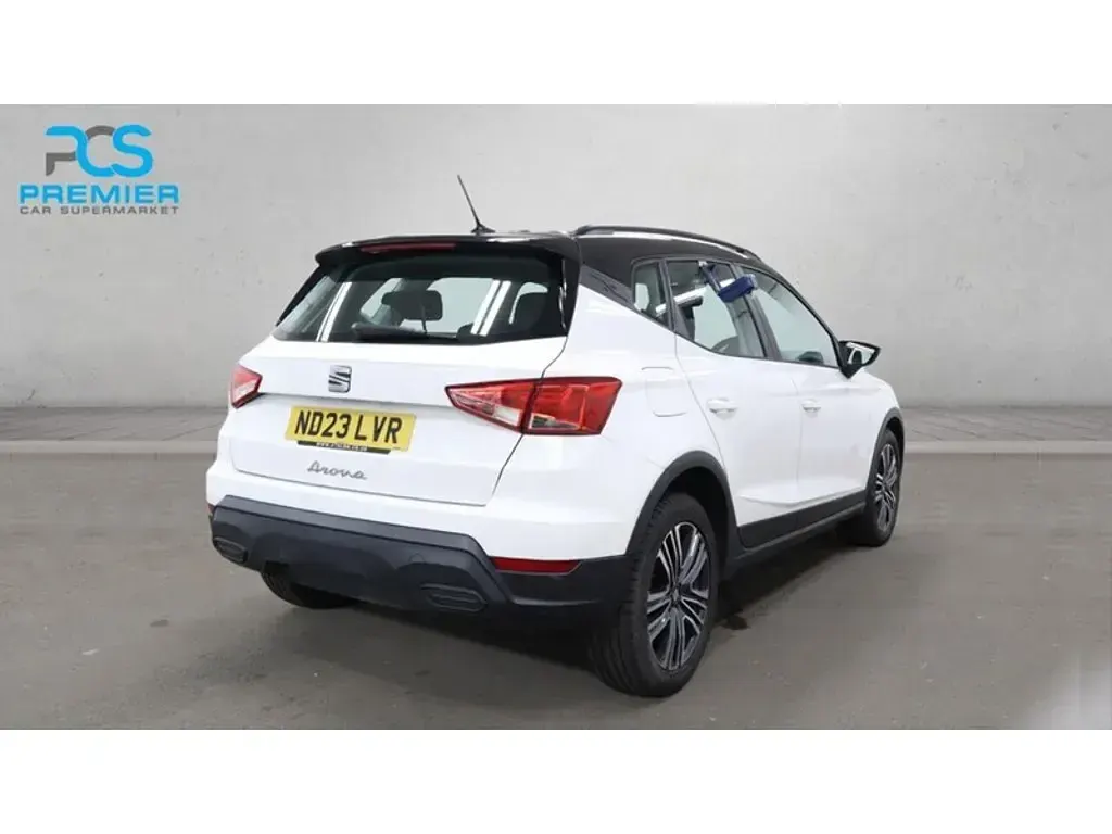 Used Seat Arona SE 110 HP (80 kW) 2023 White SUV