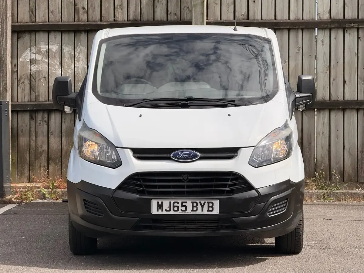Used Ford Transit Custom 100 HP (73 kW) 2015 White Van