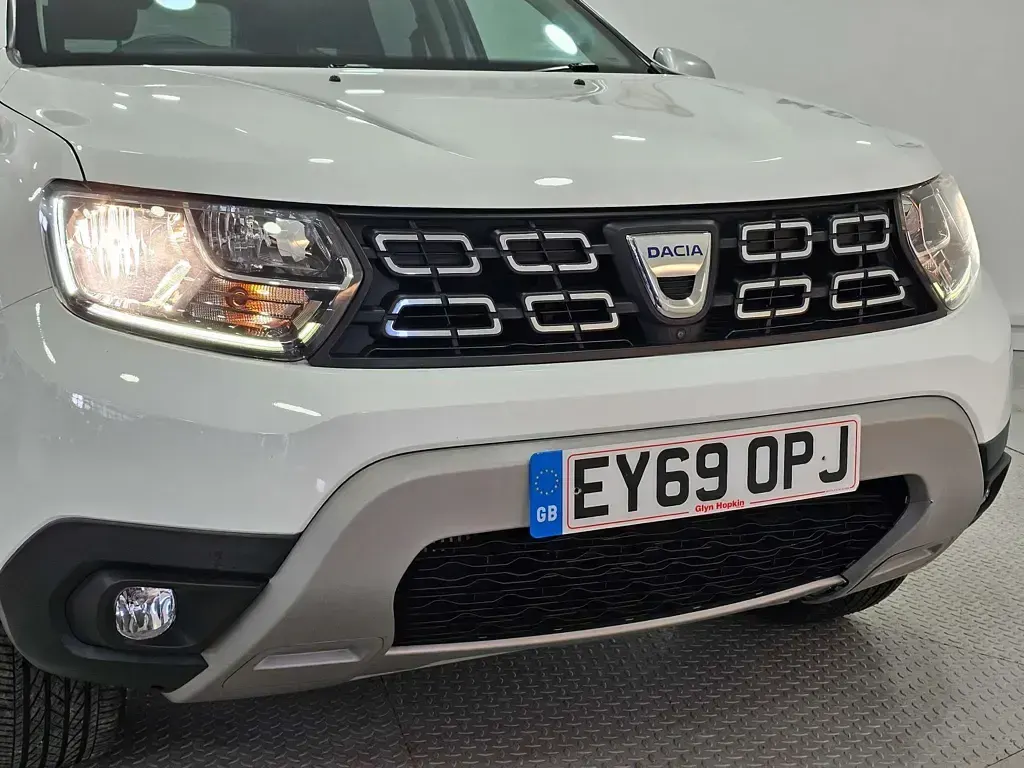 Used Dacia Duster Prestige 130 HP (95 kW) 2019 White SUV