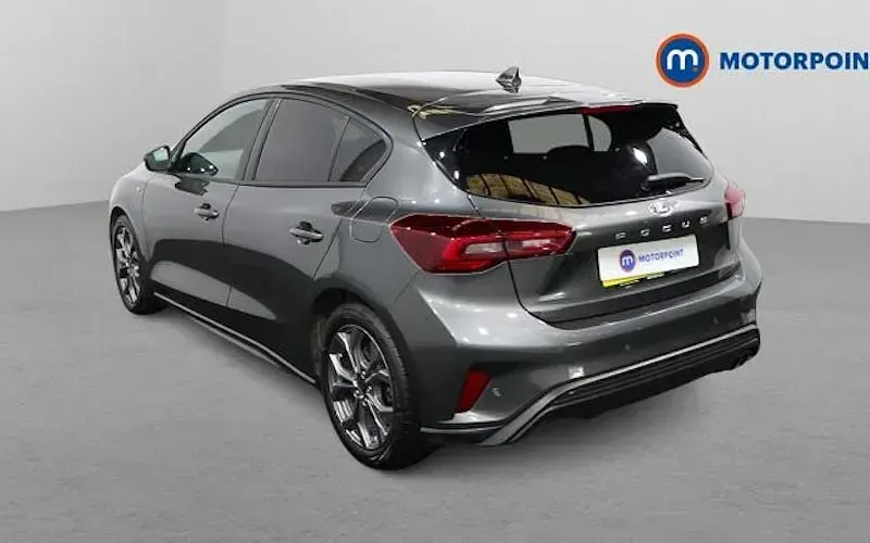Used Ford Focus ST-Line 125 HP (91 kW) 2024 Grey Hatchback