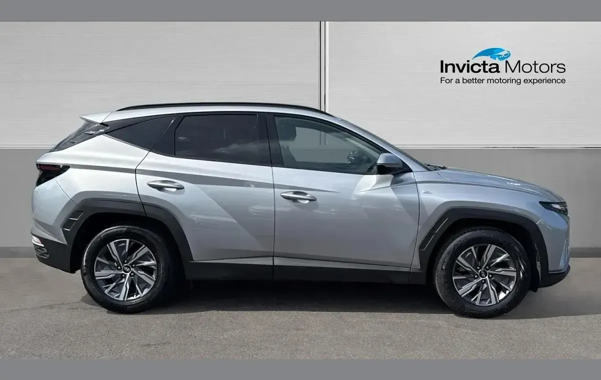 Usado Hyundai Tucson SE 147 HP (108 kW) 2023 Prateado SUV