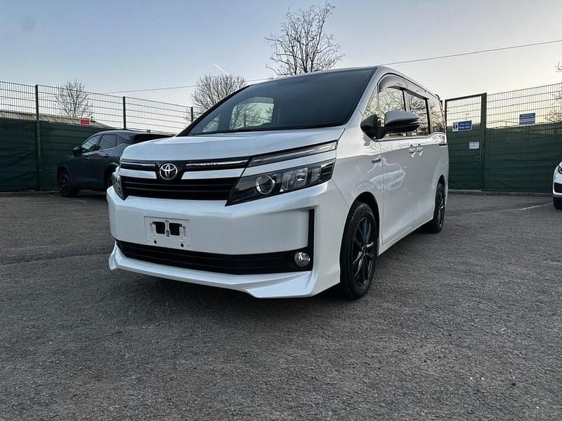 Used Toyota Voxy 2026 White MPV