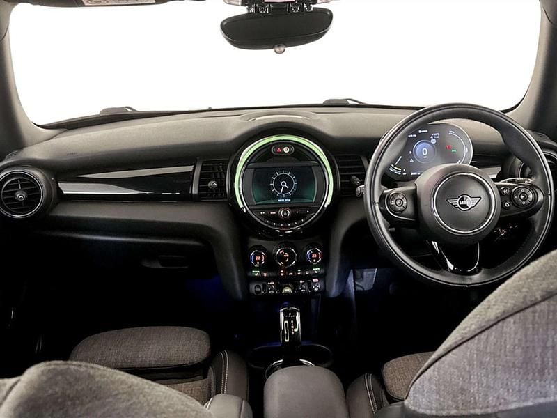 Used Mini Cooper SE Hatch 135 kW (184 HP) 2020 Red Hatchback