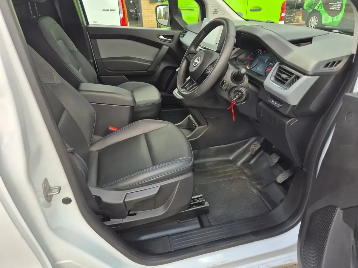 Used Nissan Townstar Acenta 130 HP (95 kW) 2023 White