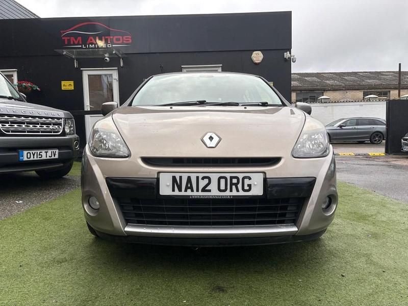 Used Renault Clio IV Dynamique 75 HP (55 kW) 2012 Beige Hatchback