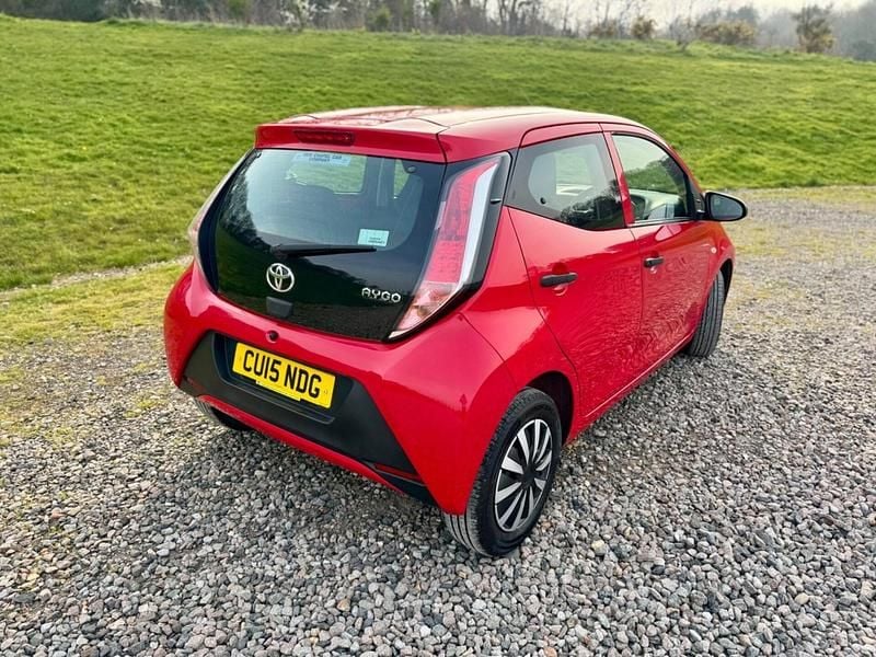 Used Toyota Aygo 69 HP (50 kW) 2015 Red Hatchback