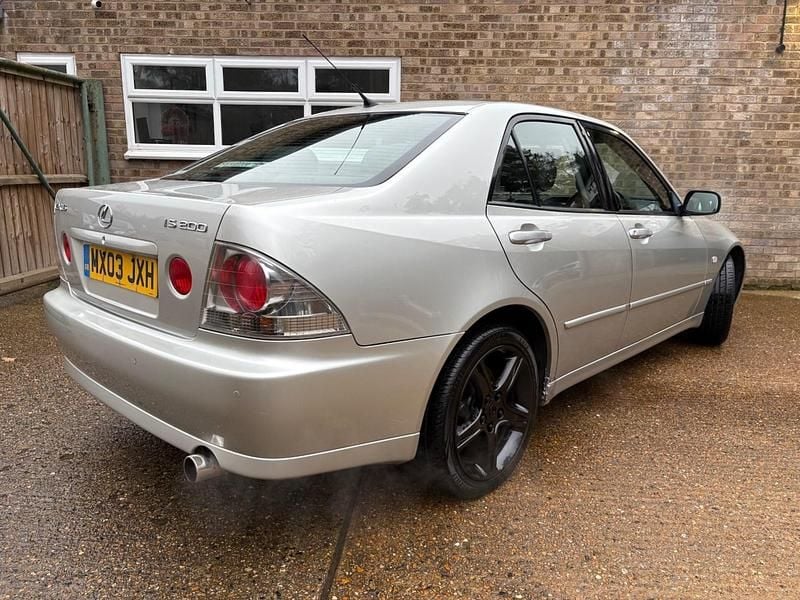 Used Lexus IS200 2003 Silver Sedan
