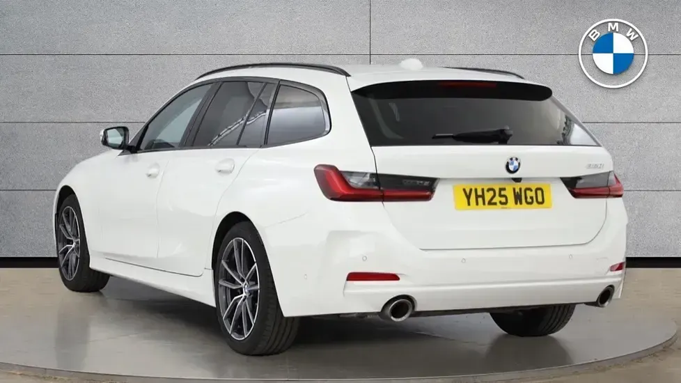 Used BMW 320 Sport Line 181 HP (133 kW) 2025 White Estate