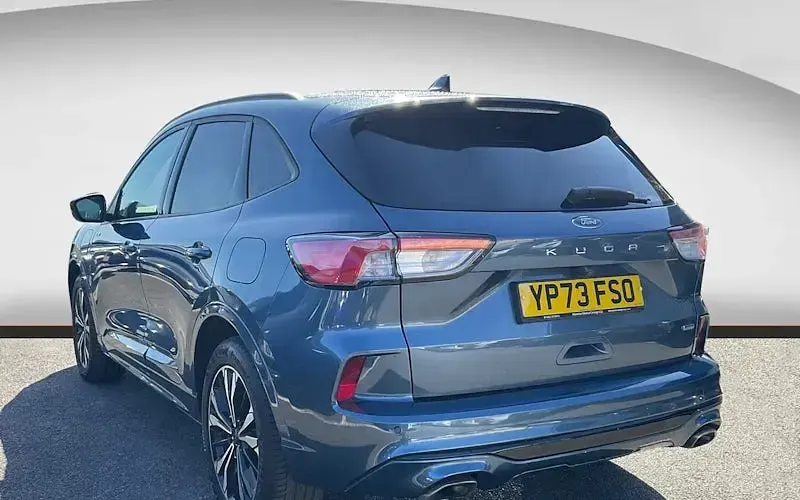 Usado Ford Kuga ST-Line X 225 CV (165 kW) 2023 Azul SUV