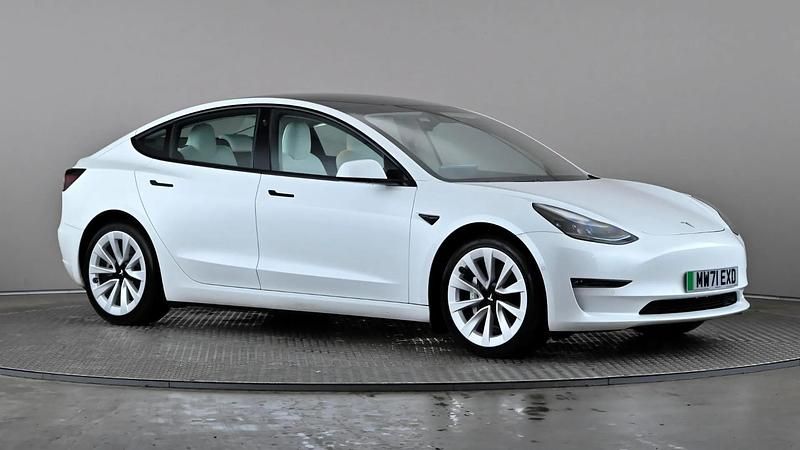 Used Tesla Model 3 Long Range AWD 258 kW (351 HP) 2021 White Sedan