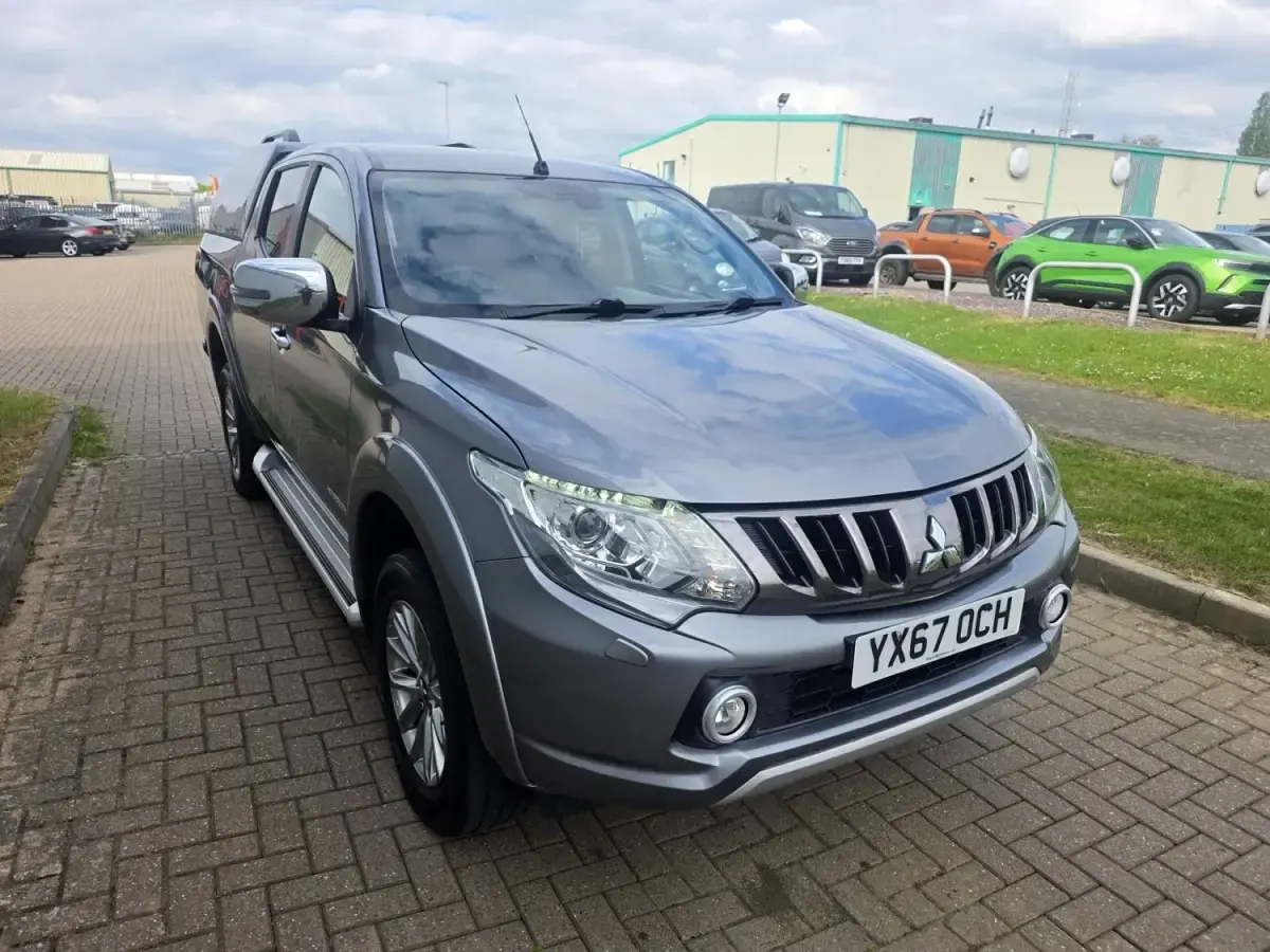 Usado Mitsubishi L200 Warrior 2017 Cinzento Pickup