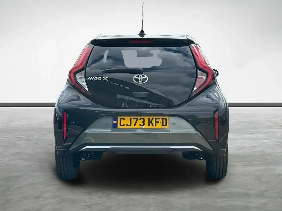 Used Toyota Aygo 71 HP (52 kW) 2023 Green